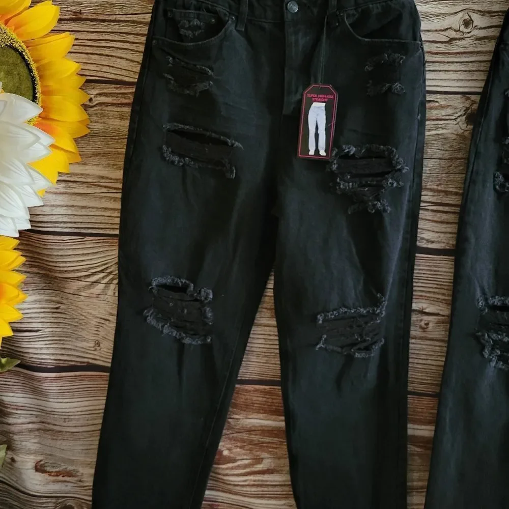 No Boundaries 2 pair Woman's super high rise jeans NWT - Picture 2 of 7